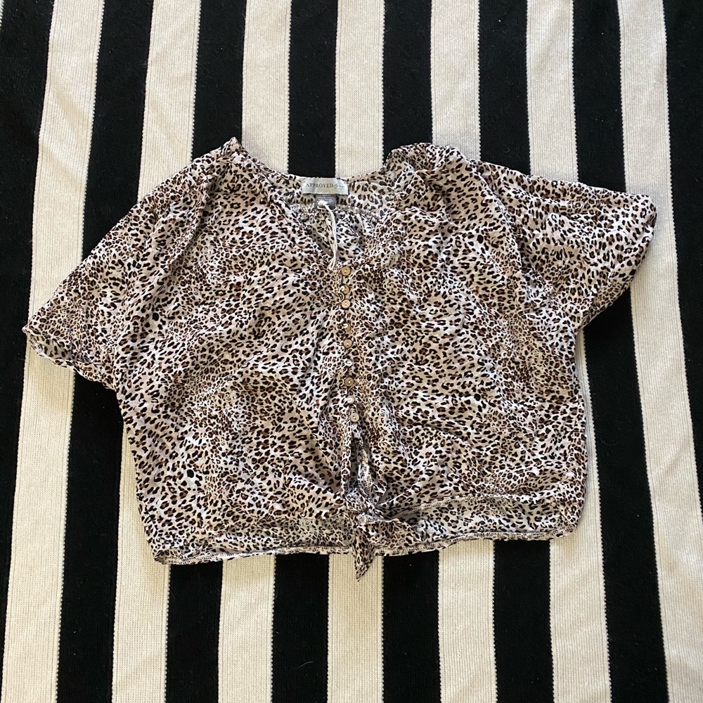 Women’s crop top animal print shirt